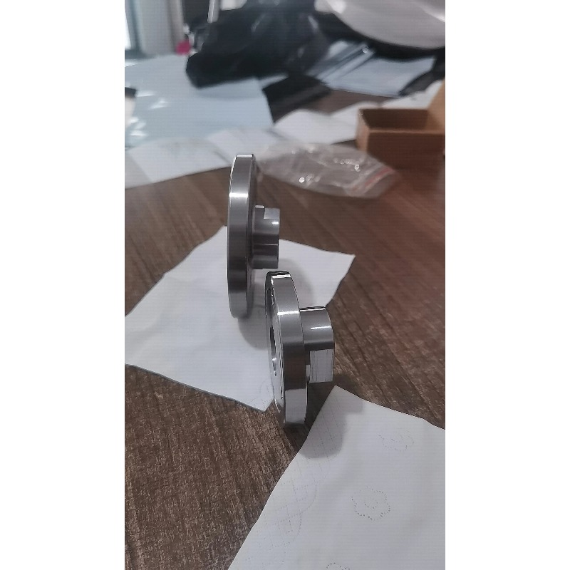 Kołnierz czołowy M33*3.5 /1